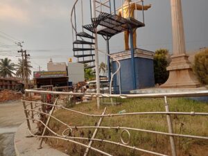 ಡಾ. ಬಿ ಆರ್ ಅಂಬೇಡ್ಕರ್ ವೃತ್ತದಲ್ಲಿ ರಸ್ತೆ ಕಾಮಗಾರಿ ನಡೆಯುವ ಸಂದರ್ಭದಲ್ಲಿ ಸಂವಿಧಾನ ಶಿಲ್ಪಿ ಡಾ. ಬಿ ಆರ್ ಅಂಬೇಡ್ಕರ್ ಪ್ರತಿಮೆ ಸುತ್ತಲು ಆಳವಡಿಸಿರುವ  ಸ್ಟಿಲ್ ಪೈಪುನ್ನು  ಕಿತ್ತು ಹಾನಿ ಮಾಡಲಾಗಿದೆ ಸರಿಪಡಿಸುವಂತೆ ಒತ್ತಾಯ