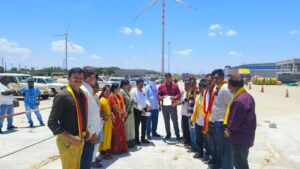 ಜಗಳೂರು ತಾಲ್ಲೂಕಿನ ಸ್ಥಳೀಯ ನಿರುದ್ಯೋಗ ವಿದ್ಯಾವಂತರಿಗೆ ಉದ್ಯೋಗ ಅವಕಾಶ ಕಲ್ಪಿಸುವಂತೆ ಬಂಗಾರಿಗುಡ್ಡದ ಬಳಿಯಿರುವ ಜೆ. ಎಸ್ ಡಬ್ಲ್ಯೂ ವಿಂಡ್ ಫ್ಯಾನ್ ಖಾರ್ಕಾನೆ ಮುಖ್ಯಸ್ಥರಿಗೆ ಕರವೆ ಮನವಿ