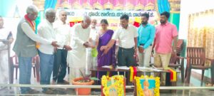 ಬಯಲು ಸೀಮೆಯ ಜೀವವೈವಿಧ್ಯ‌,ಹಾಗೂ ವಿಶೇಷ ನಾಲ್ಕು ಕೊಂಬಿನ ಕೊಂಡು ಕುರಿಯನ್ನು ಹೊಂದಿರುವ ನಾಡು ಜಗಳೂರು ಆಗಿದ್ದು ಈ ನೆಲದಲ್ಲಿ ಸಮ್ರಾಟ ಅಶೋಕ ಹಾಗೂ ಜಗಜ್ಯೋತಿ ಬಸವೇಶ್ವರರು ನಡೆದಾಡಿದದ್ದು, ತನ್ನದೆ ವೈಭವದ ಐತಿಹಾಸಿಕ ಸೊಬಗನ್ನು ಹೊಂದಿದೆ ಎಂದು ಜಗಳೂರು ಗಣಪತಿ ವಿದ್ಯಾಸಂಸ್ಥೆ ಕಾರ್ಯದರ್ಶಿ ಕೆ.ರವಿಕುಮಾರ್ ಹೇಳಿದರು.