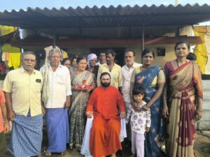 ಜಗಳೂರು ತಾಲ್ಲೂಕಿನ ನಿಬಗೂರು ಗ್ರಾಮದ ಡಾ ನಿಬಗೂರು ರಾಜಣ್ಣರವರ ನಿವಾಸಕ್ಕೆವಚನಾ ನಂದ ಸ್ವಾಮಿಜಿಗಳು ಆಗಮನ ಭಕ್ತರ ಕಷ್ಟ ಸುಖಗಳಲ್ಲಿ ಭಾಗಿ