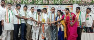 ಮುಂಬರುವ 5 ಚುನಾವಣೆಗಳ ಕಣಕ್ಕೆ ಕಾಂಗ್ರೆಸ್ ಸಂಘಟನ ಸೃಜನ್ ಅಭಿಯಾನ ತಳಮಟ್ಟದ ಪಕ್ಷ ಸಂಘಟನೆಗೆ ಸಾಕ್ಷಿಯಾಗಲಿದೆ.ಕ್ಷೇತ್ರದ ಶಾಸಕರಾದ ಬಿ.ದೆವೇಂದ್ರಪ್ಪ ಕರೆ ನೀಡಿದರು